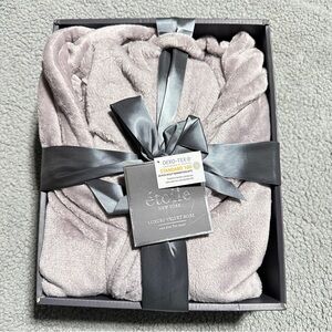 👉 Etoile Velvet Bathrobe – One Size Fits Most –– NWT